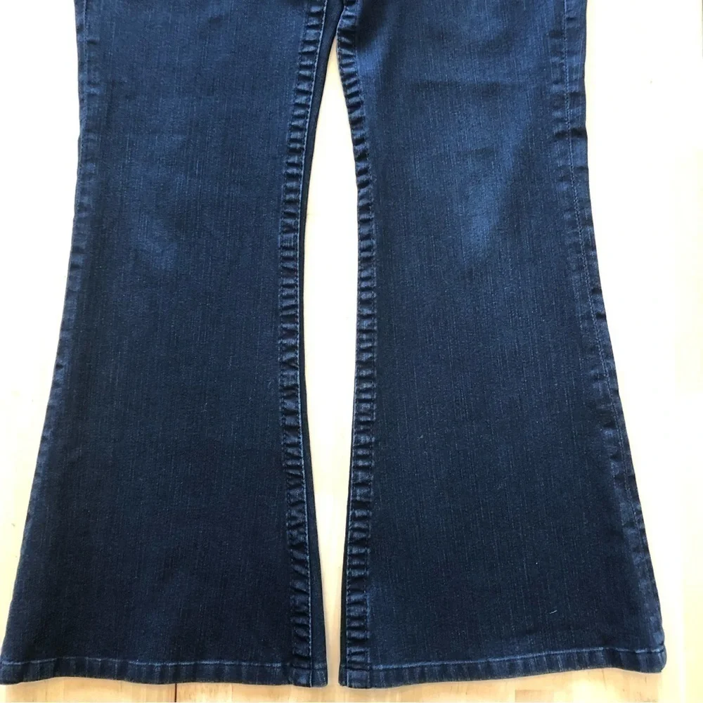 True Religion Flare Jeans/Size 32 - Picture 7 of 13